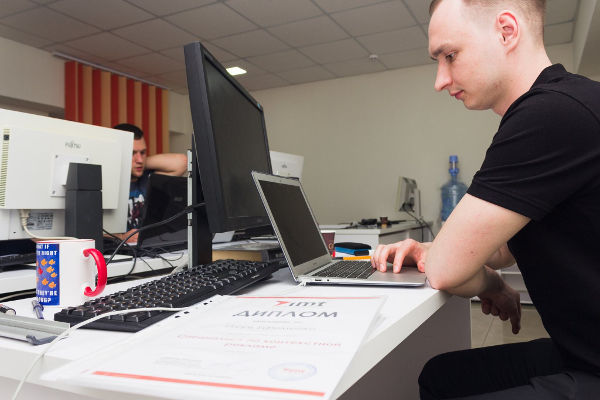 Курсы по контекстной рекламе.